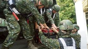 ▲颱風「丹娜絲」對台灣西、南部及澎湖地區威脅逐漸擴大，陸軍司令部各作戰區已經完成各項救災防整備。（圖／陸軍司令部提供）