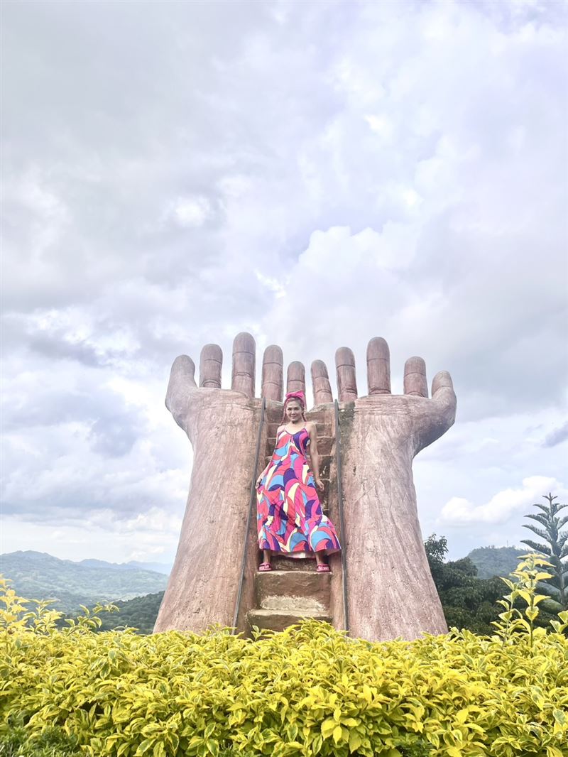 DJ圓圓忙當空中飛人，堪稱「地表最強遊學生」。（圖／締佳遊學提供）