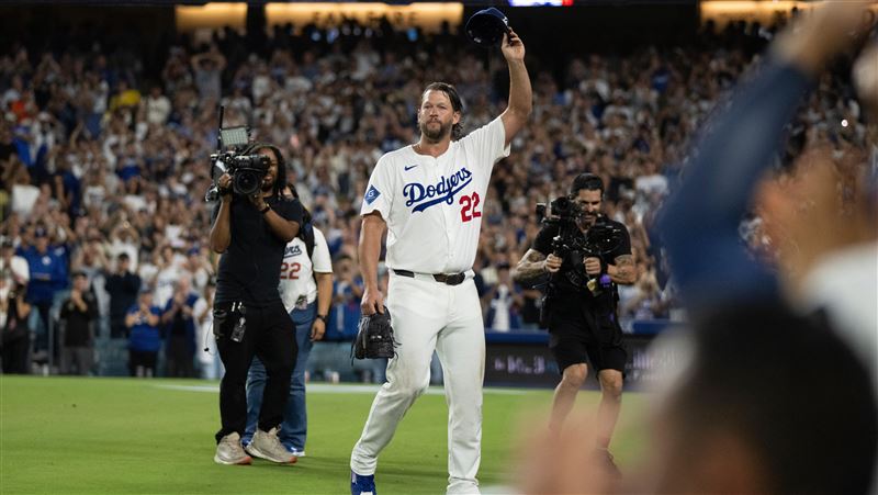 柯蕭引退前主場最終戰 全場歡呼風光退場