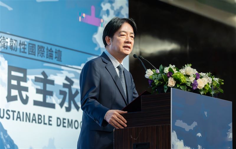 總統賴清德出席「總統府全社會防衛韌性國際論壇－韌性台灣 民主永續」開幕式。（圖／總統府提供）