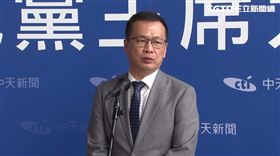 羅智強在國民黨主席辯論前接受媒體聯訪。（圖／翻攝畫面）