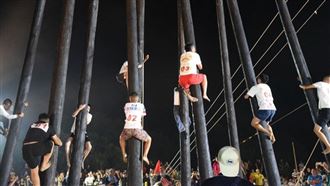 頭城搶孤登場  200週年改版搶飯棚技藝賽