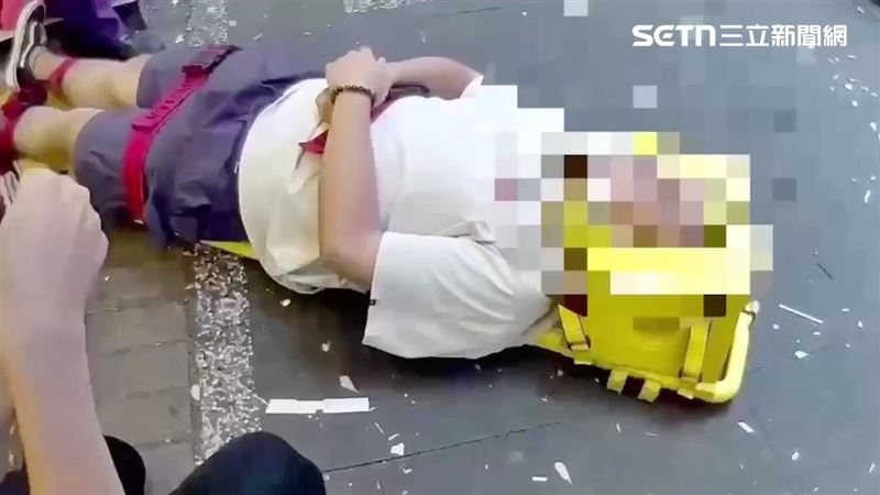 西門町驚傳意外 店員擦玻璃失足墜樓送醫