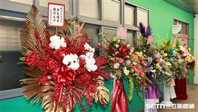 胡金龍引退賽，前東家富邦悍將送花祝福。（圖／記者劉彥池攝影）