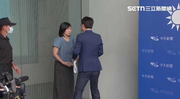 卓伯源第二度闖會場失敗。（圖／翻攝畫面）