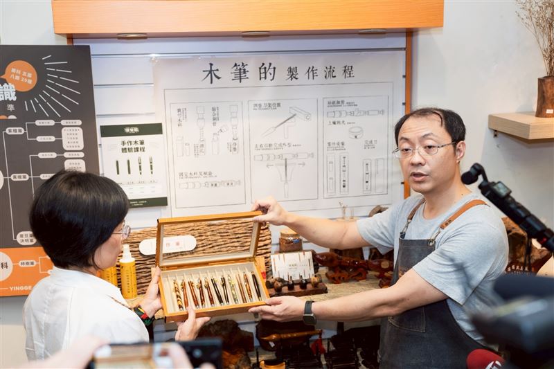 鶯歌老街不一樣了！蘇巧慧化身導遊曝光私房景點，有吃有玩有回憶。（圖／立委蘇巧慧辦公室提供）