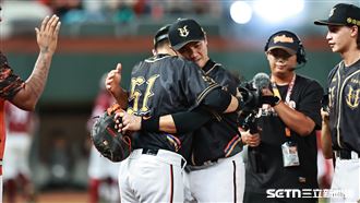 陳鏞基和胡金龍日常鬥嘴　比喻像老夫老妻