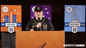 胡金龍在引退儀式發表引退感言。（圖／記者劉彥池攝影）