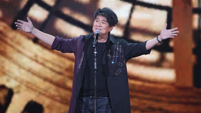 周華健演唱會「第1首就出事」…台下狂比X