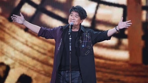 周華健演唱會「第1首就出事」…台下狂比X