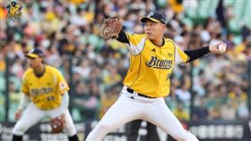 中信兄弟魏碩成單場7次四死球追平生涯最多。（圖／中信兄弟提供） 