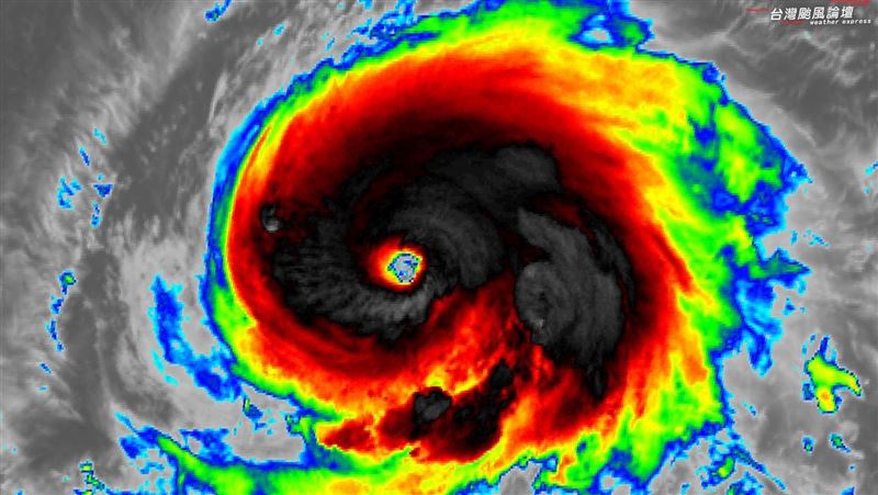 浣熊轉今年第1個強颱！小鋼炮恐怖雲圖曝