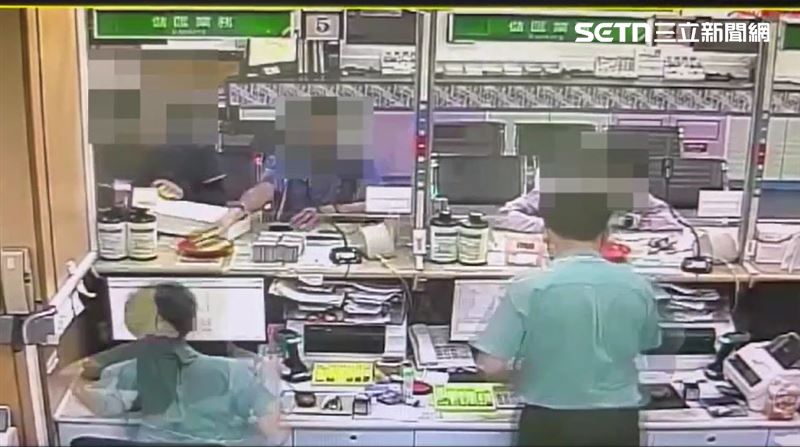 其中一名貸款掮客甚至向某被害人收取高達20%的服務費，金額高達200萬元。為避免金融機構人員察覺異狀，該掮客還親自陪同被害人前往郵局臨櫃提款。(圖/翻攝畫面)