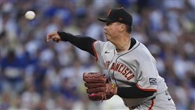 鄧愷威21日登板交手道奇。（圖／美聯社／達志影像）