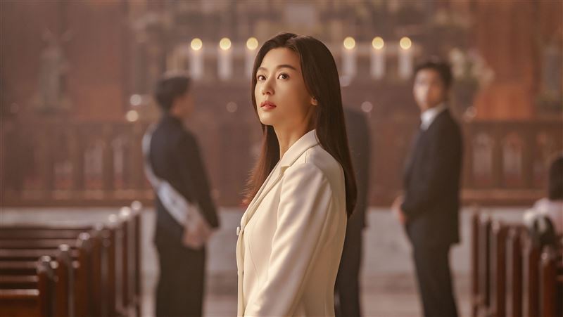 全智賢主演《暴風圈》。（圖／Disney+提供）