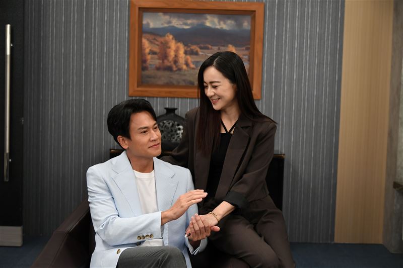 王振復（左）與游詩璟演父女，但戲外只差6歲。（圖／三立提供）