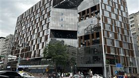 南門市場回來了！首日人潮爆棚，外觀具沈穩質感。（圖／記者簡浩正攝影）