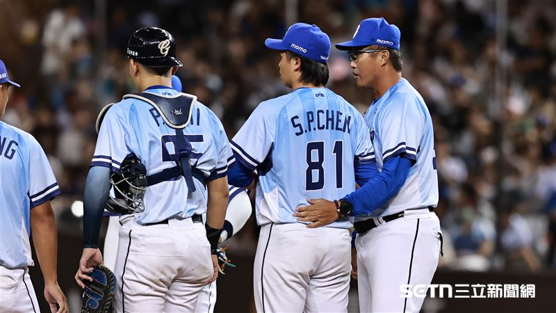 中職36年例行賽，富邦悍將先發投手陳仕朋5.2局失1分退場。（圖／記者劉彥池攝影）