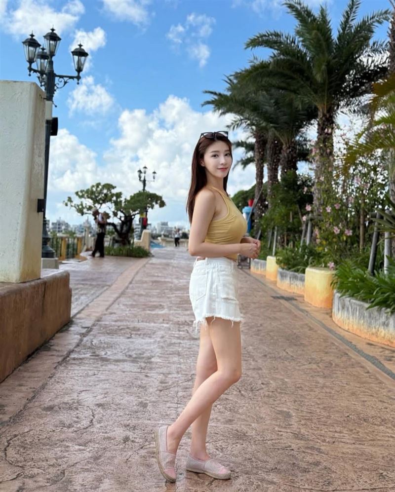 恩齊兒4年前出海船隻不幸翻覆，導致腿部受到重創。（圖／翻攝自恩齊兒臉書）
