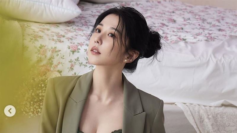 邵雨薇慶生前夕脫了！疑曬吳慷仁男友視角