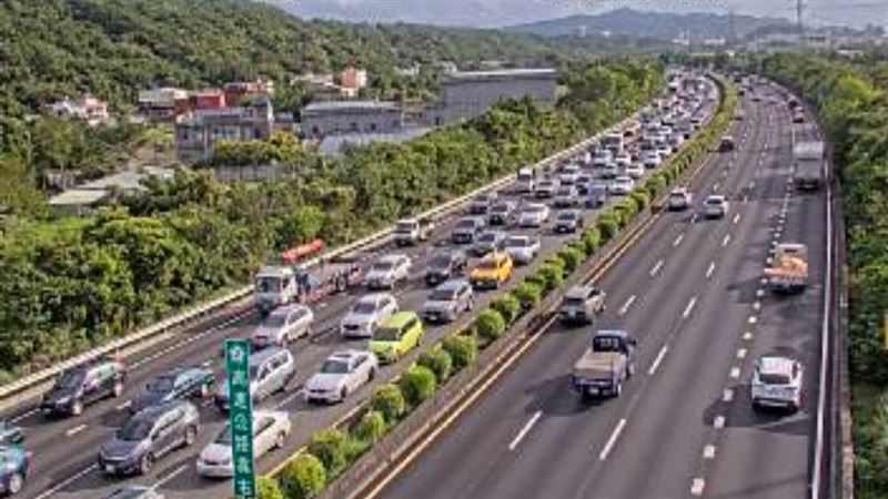 事故造成車流回堵５公里。（圖／翻攝自高公局官網）