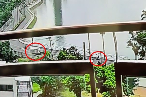 機車上3貼「祖孫三代」幾秒前還好好的，萬萬想不到前方有難。（圖／Threads＠linyouti授權提供）