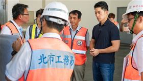 陳嘉行質疑，「圓環交通問題民怨大爆炸，蔣萬安慌忙取消雙城論壇」。（圖／翻攝自蔣萬安臉書）