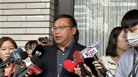 王義川議場前召開「跟蹤政敵、政治醜聞 」偷拍集團現形記者會。（圖／記者詹宜庭攝影）