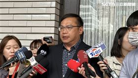 王義川議場前召開「跟蹤政敵、政治醜聞 」偷拍集團現形記者會。（圖／記者詹宜庭攝影）