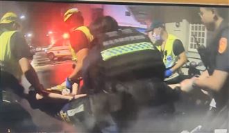 路倒男送醫攻擊消防員　還嗆我有抽大麻！