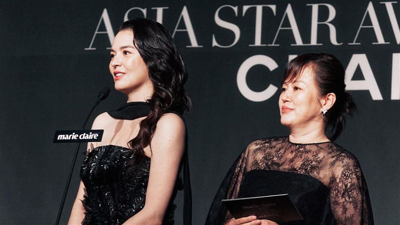 女星遇李炳憲　超暖互動曝：拿手機合影