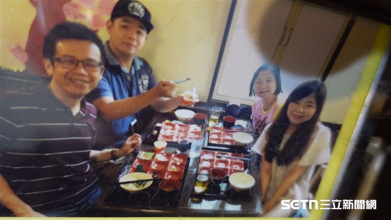 王冠中牙醫師一家人非常幸福和樂，但卻在2018年變了調，他為保護員工，慘遭賴姓男子持刀砍頸，送醫搶救仍傷重不治。（圖／家屬提供）