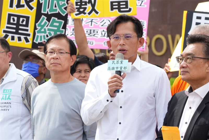 周玉蔻進一步揭露，黃國昌狗仔東廠醜聞背後的神秘人脈網絡。（圖／民眾黨團提供）