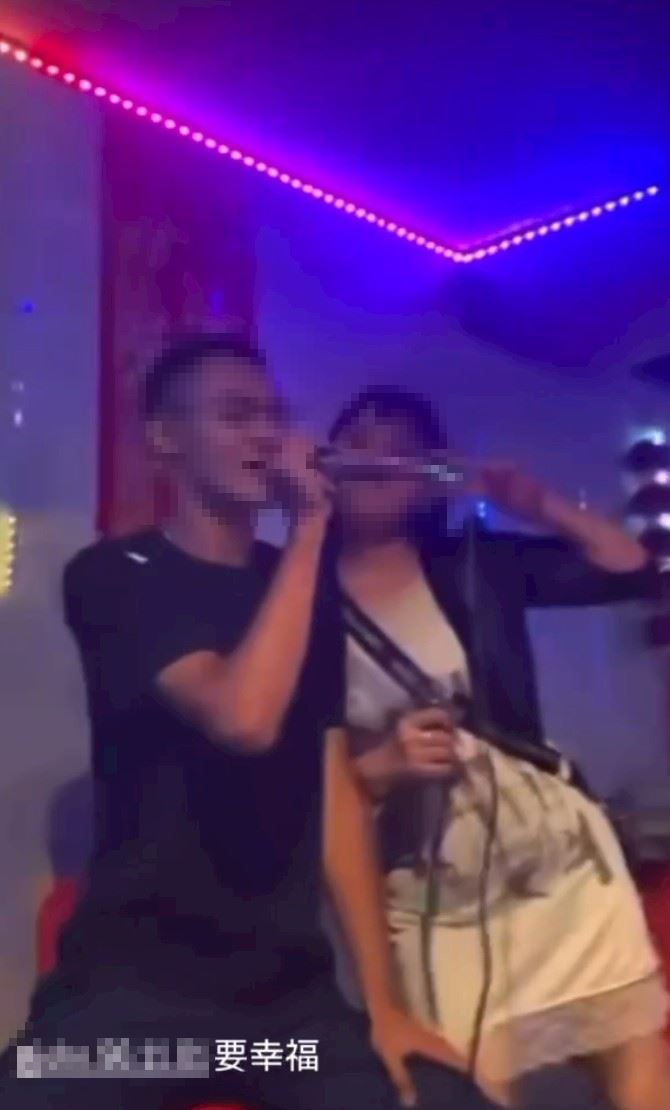 撞到噴飛的詹姓男子，生前唱歌身影。（圖／翻攝畫面）