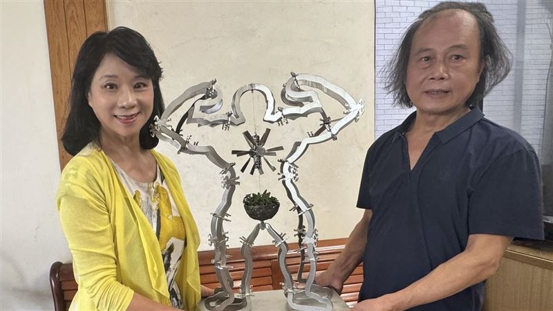 綠金剛矗立台藝大！辦藝術聯展慶創校70年