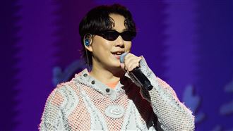 蕭煌奇唱到一半　3兄弟無預警衝上台喊爸