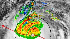 強颱樺加沙正在安定的路過巴士海峽。（圖／翻攝自吳聖宇臉書）