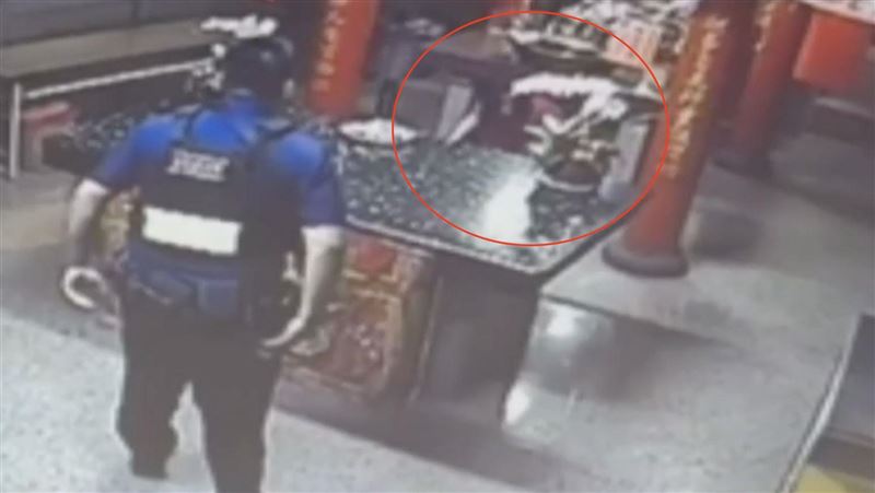 毛毛的⋯台中某土地公廟見「紅衣老奶奶」