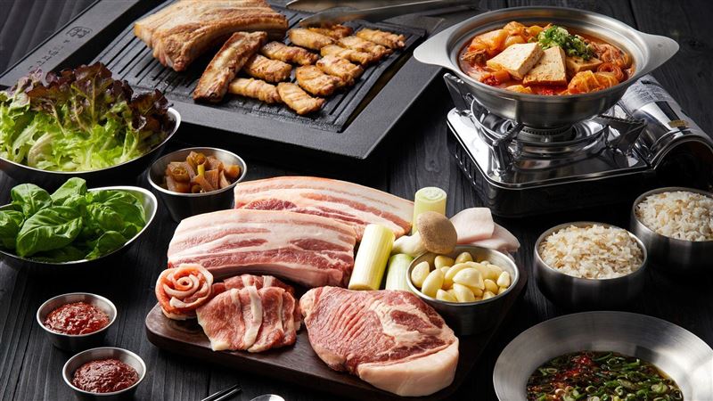 老爺酒店攜金豬食堂　入住即享保證訂席