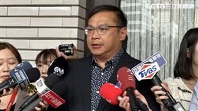 王義川議場前召開「跟蹤政敵、政治醜聞 」偷拍集團現形記者會。（圖／記者詹宜庭攝影）