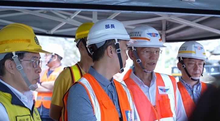 因應樺加沙颱風來襲，交通部陳部長世凱視察東部陸運防災工作。（圖／交通部提供）