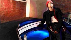 通過TOMMY HILFIGER一貫的大膽風格，將紐約根源的休閒風格傳統徹底顛覆。（圖／品牌業者提供）