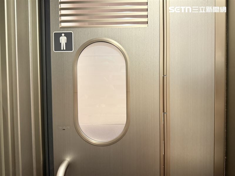 男廁未來門上會有頁窗。（圖／記者李育道攝影）
