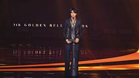 林郁婷擔任金鐘獎頒獎人，經紀人要求品牌方送珠寶或付費才願佩戴，雙方因而合作破局。（圖／翻攝自林郁婷臉書）