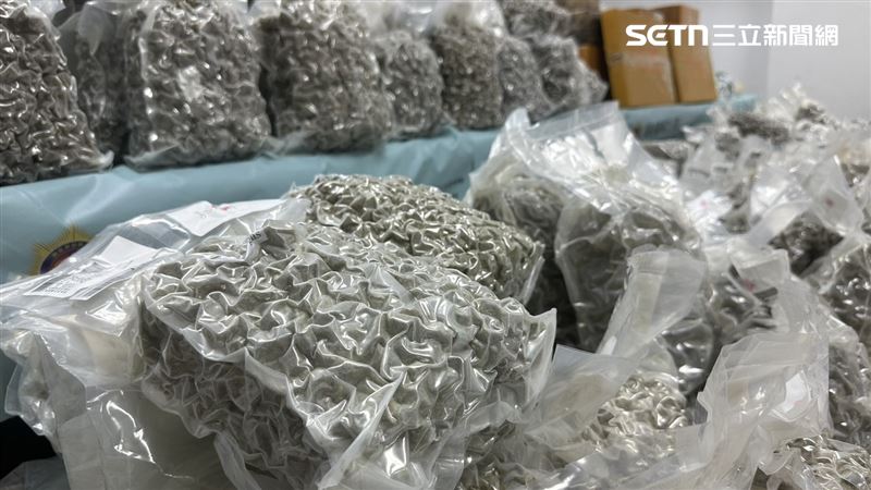 各式毒品總重718.19公斤，換算市值超過新臺幣15億元，可供近250萬人次吸食。（圖／翻攝畫面）