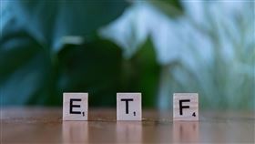 被動式平衡型ETF有別於過往被動式ETF為投資股票或債券的單一資產類別，係透過不同股債比例的搭配，同時持有股票及債券兩種類別的資產，達到股債配置組合之績效表現。（示意圖／PEXELS） 