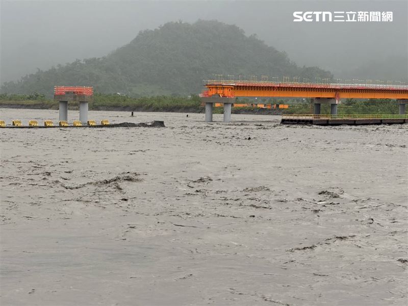 受強颱「樺加沙」影響，花蓮縣列為大豪雨範圍。（圖／翻攝畫面）