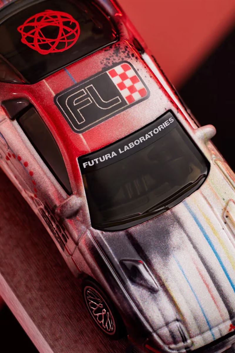 車身點綴Futura招牌「Atomic」圖案。（圖／翻攝Mattel Creations網站）