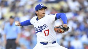 大谷翔平季後賽「二刀流」引熱議。（圖／美聯社／達志影像）