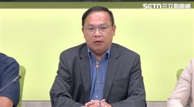 王義川懷疑跟拍他的人與黃國昌有關。（圖／翻攝畫面）